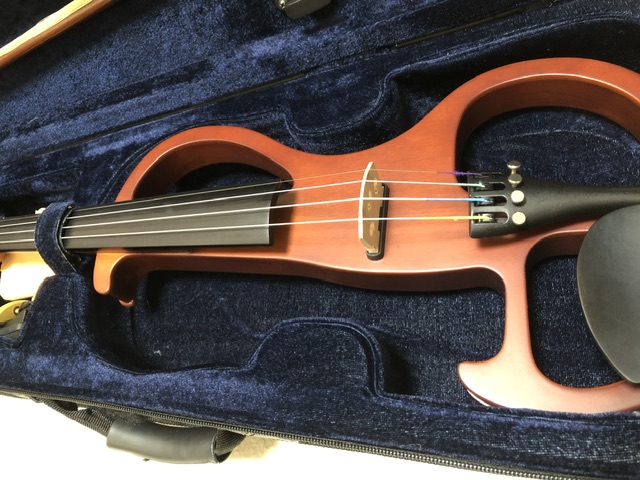 エレキバイオリン